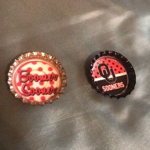 Two bottles magnetic accessories Oklahoma Sooners!